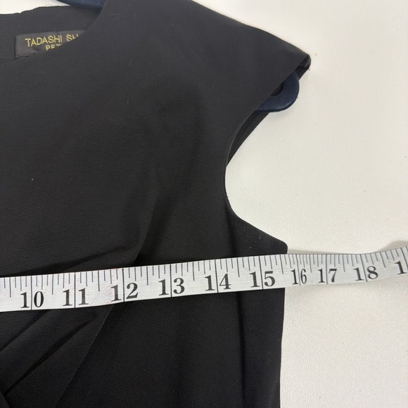 Tadashi Shoji Black Cocktail Dress with Broche Womens Size 6P - Picture 8 of 9